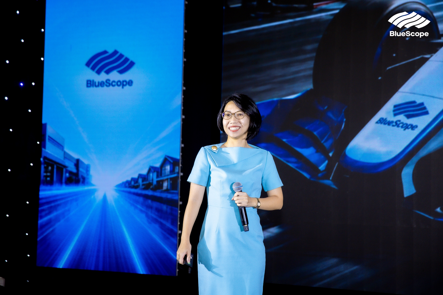 Bà Nguyễn Linh Phương, Giám đốc Truyền Thông và Marketing Toàn quốc chia sẻ các chiến lược Truyền thông Marketing, hướng tới mục tiêu tăng trưởng chung của công ty.