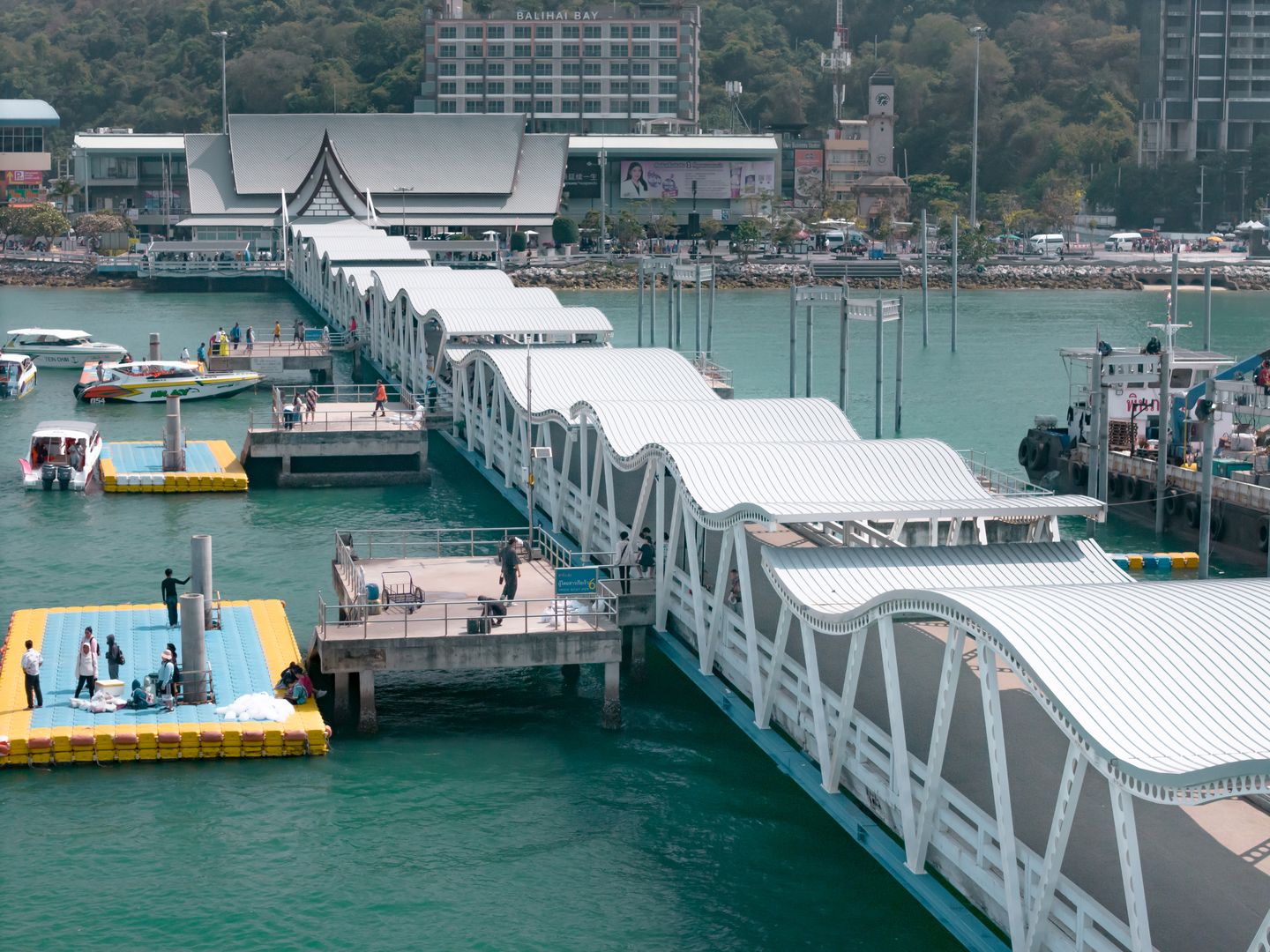 หลังคาคลุมท่าเรือแหลมบาลีฮาย