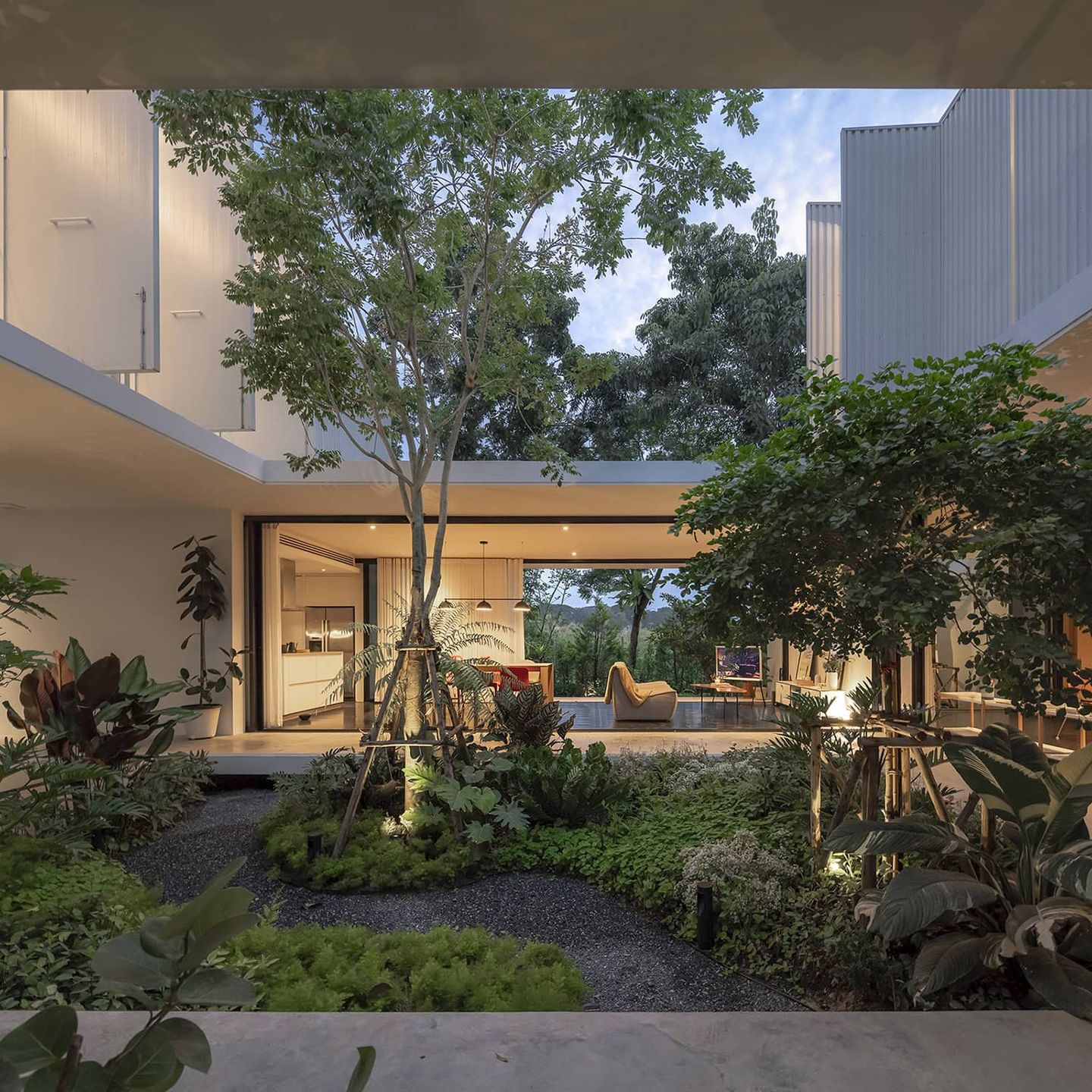 บ้านใกล้วัด